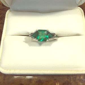 4 CTW Princess Cut Emerald Ring.  Size 5